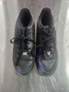 Nike Air Force 1 All Black Sixe 6Y